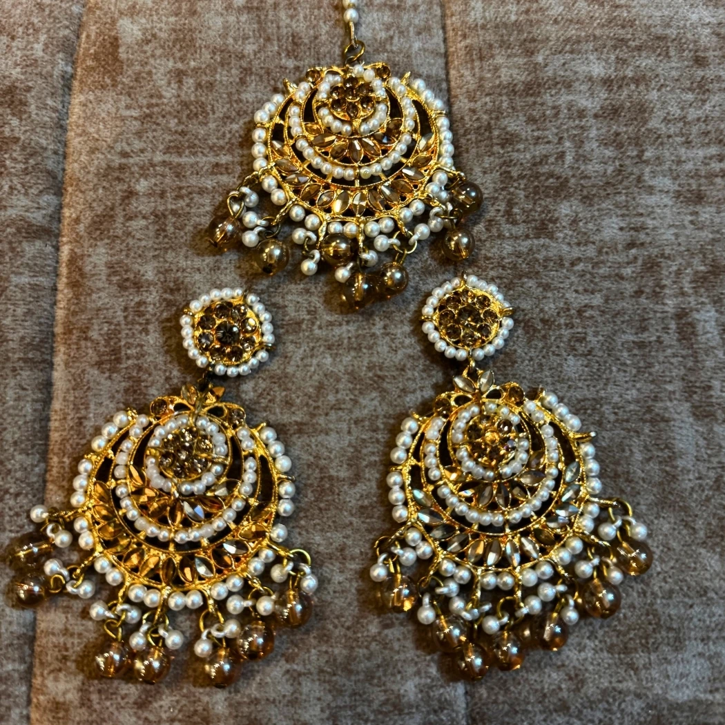 Bindiya Earrings Set
